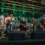 Šest legendárních „devadesátkových“ kapel vystoupí v Plzni na jednom pódiu